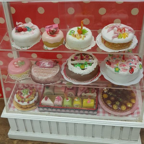 Miniature Cakes & Bread