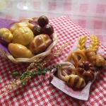 Miniature Cakes & Bread