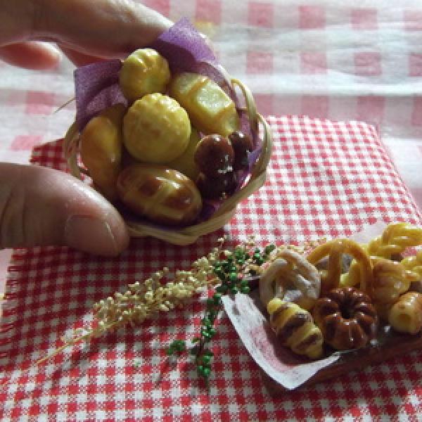 Miniature Cakes & Bread